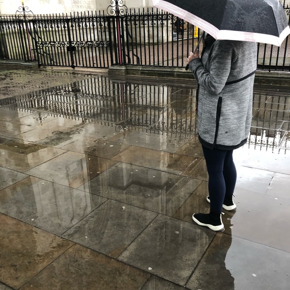 Meet your Posher, Ash - Picture 2 of 6